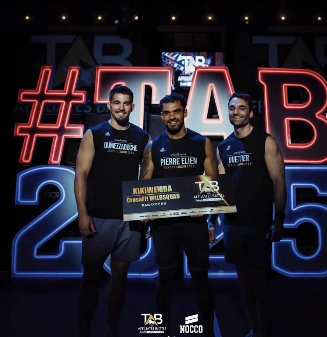 Yoan Guettier (à droite) et son équipe RX Giants, Wild Squad et CP95 sur la scène de l'Affiliates Battle à Nîmes